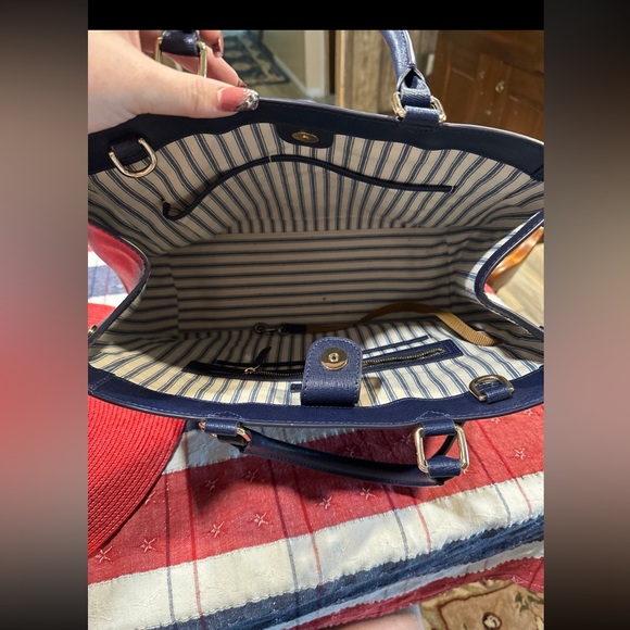 Dooney & Bourke Leather Saffiano Large Zip Satchel - Picture 4 of 8